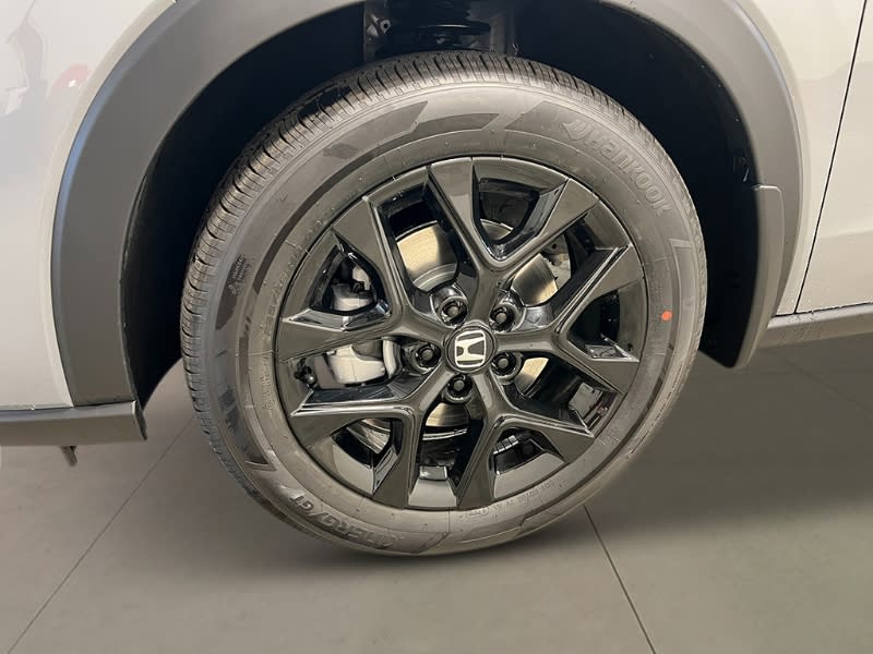 2025 Honda HR-V Sport 8