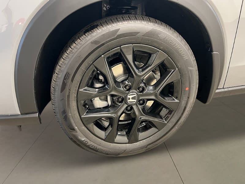 2025 Honda HR-V Sport 8