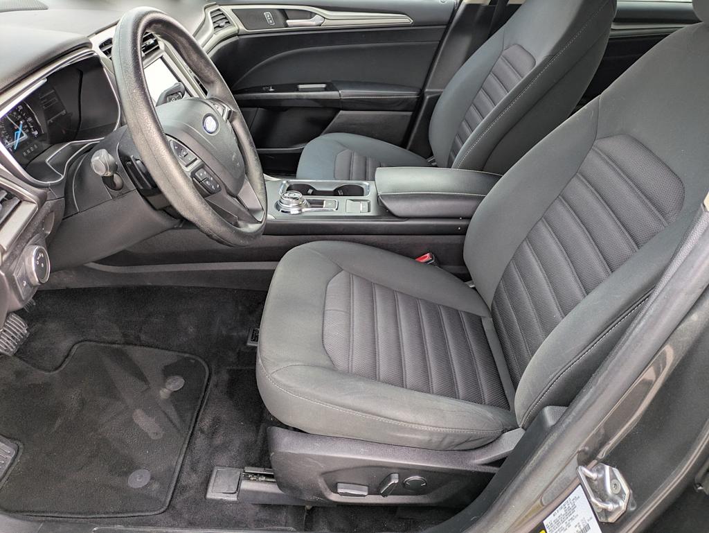 Thumbnail: 2017 Ford Fusion - 10