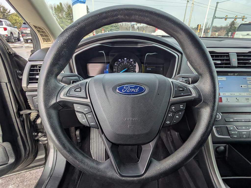 Thumbnail: 2017 Ford Fusion - 9