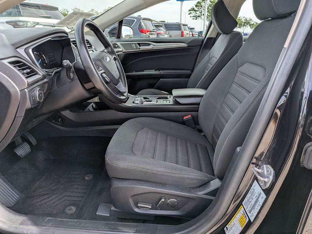 Thumbnail: 2020 Ford Fusion - 9