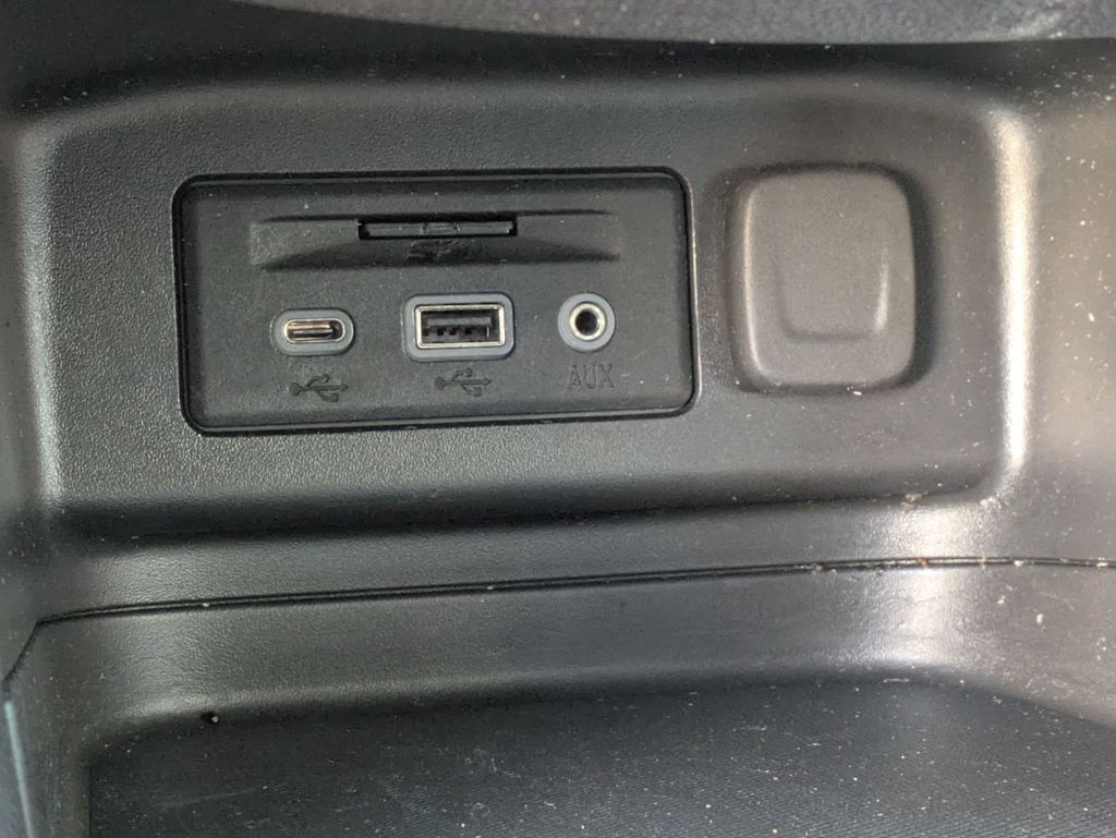 Thumbnail: 2020 Chevrolet Equinox - 35