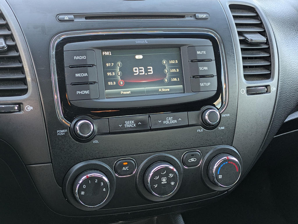 Thumbnail: 2018 Kia Forte - 14