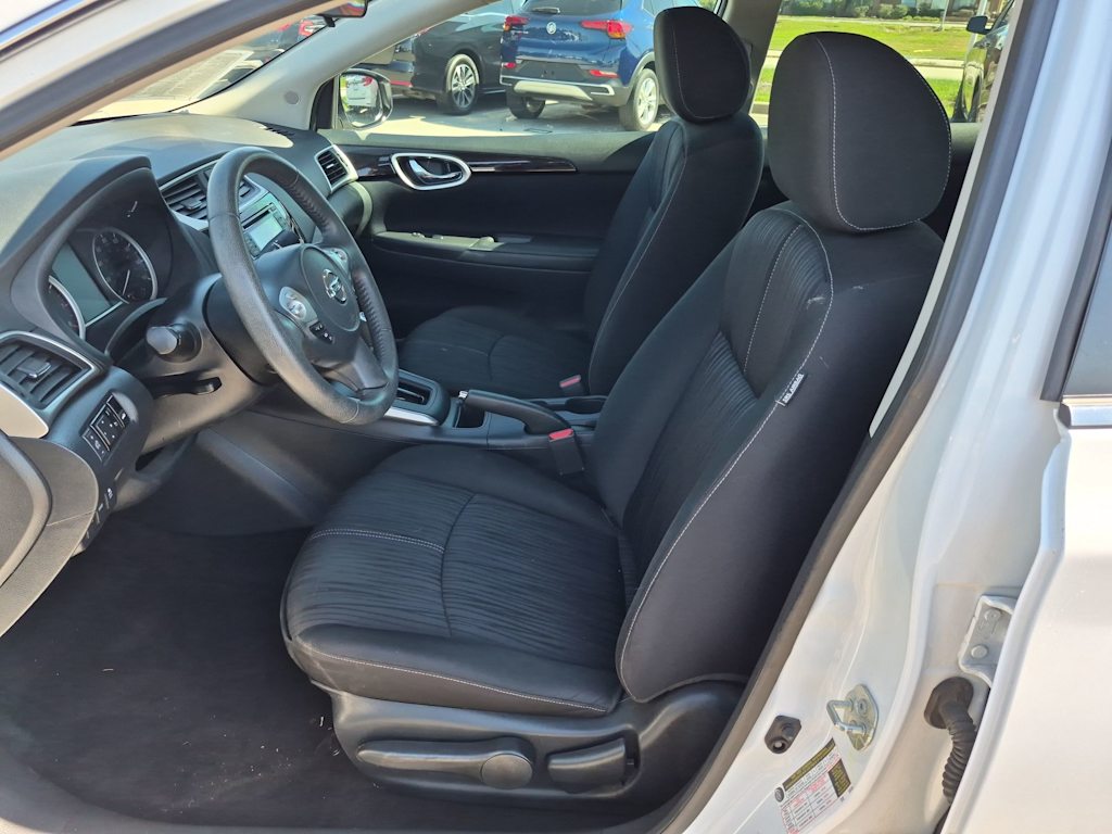 Thumbnail: 2017 Nissan Sentra - 10