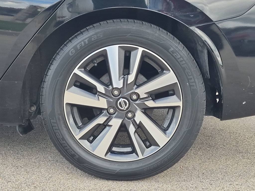 Thumbnail: 2020 Nissan Versa - 8