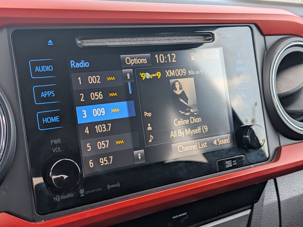 Thumbnail: 2019 Toyota Tacoma - 16