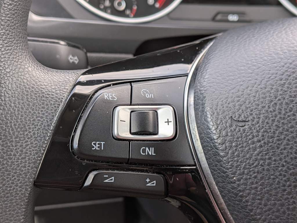 Thumbnail: 2018 Volkswagen Tiguan - 26