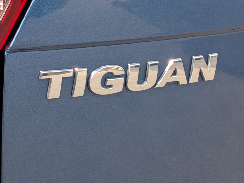 Thumbnail: 2018 Volkswagen Tiguan - 7