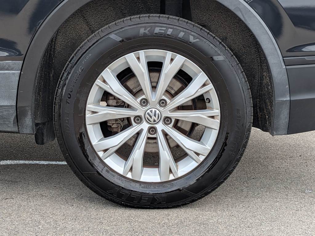 Thumbnail: 2019 Volkswagen Tiguan - 7