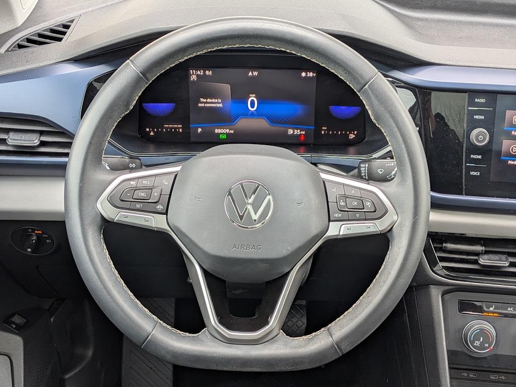 Thumbnail: 2022 Volkswagen Taos - 13