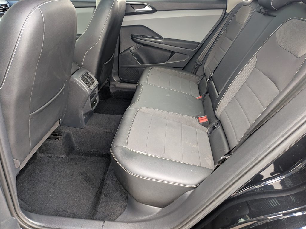 Thumbnail: 2022 Volkswagen Taos - 25