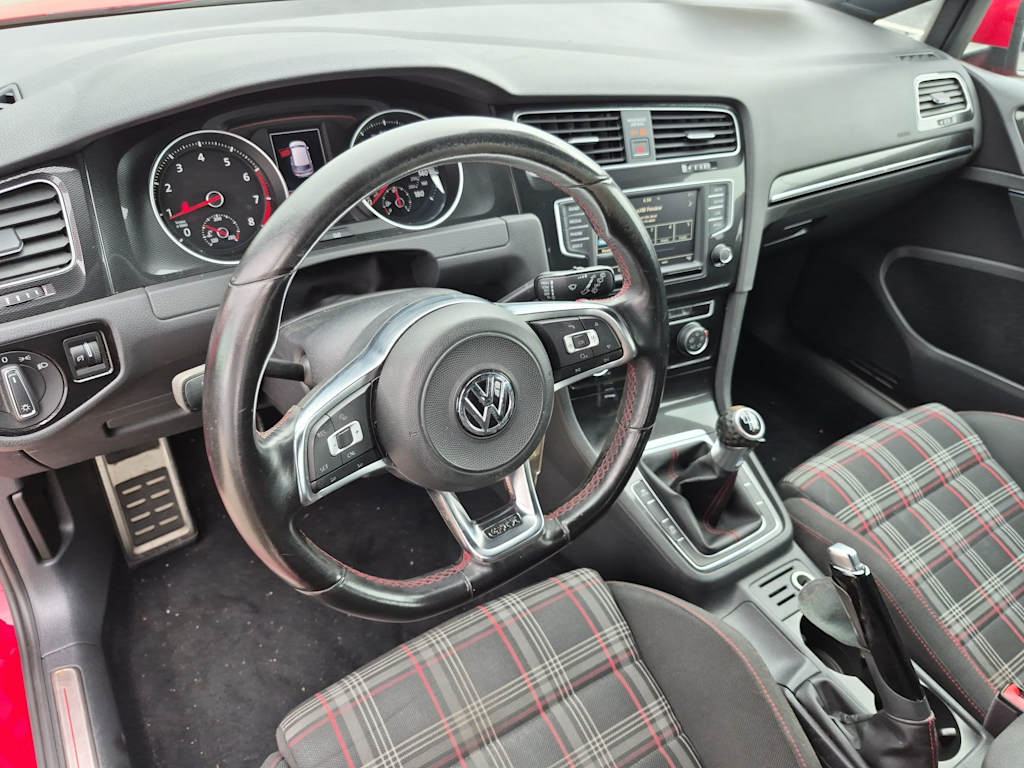 Thumbnail: 2017 Volkswagen Golf - 2