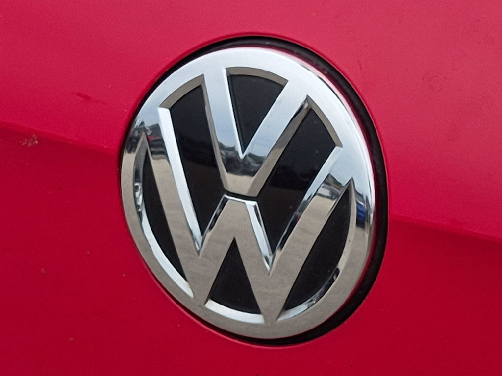 Thumbnail: 2017 Volkswagen Golf - 24