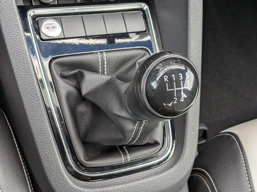 Thumbnail: 2016 Volkswagen Jetta - 15