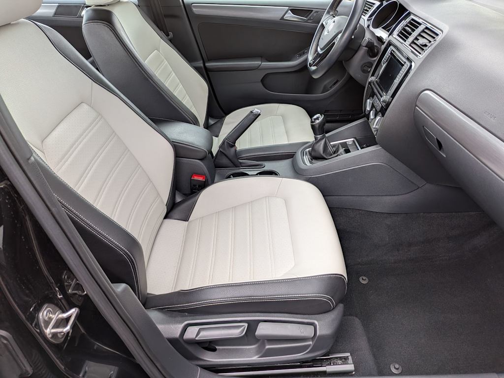 Thumbnail: 2016 Volkswagen Jetta - 11