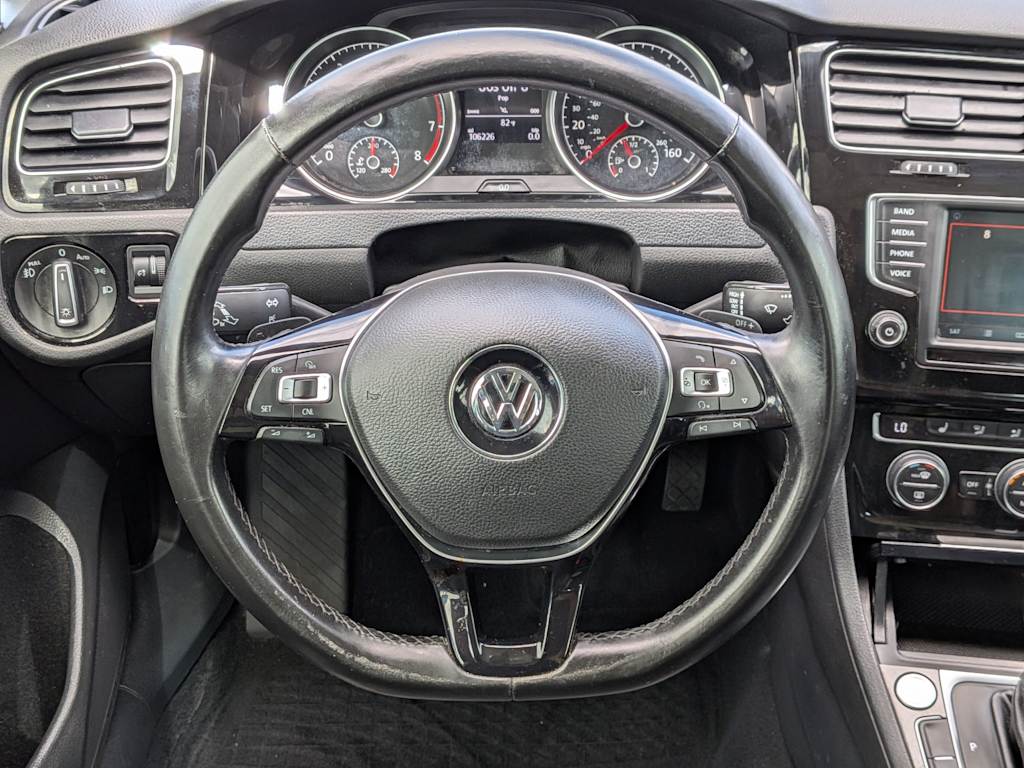 Thumbnail: 2016 Volkswagen Golf - 12