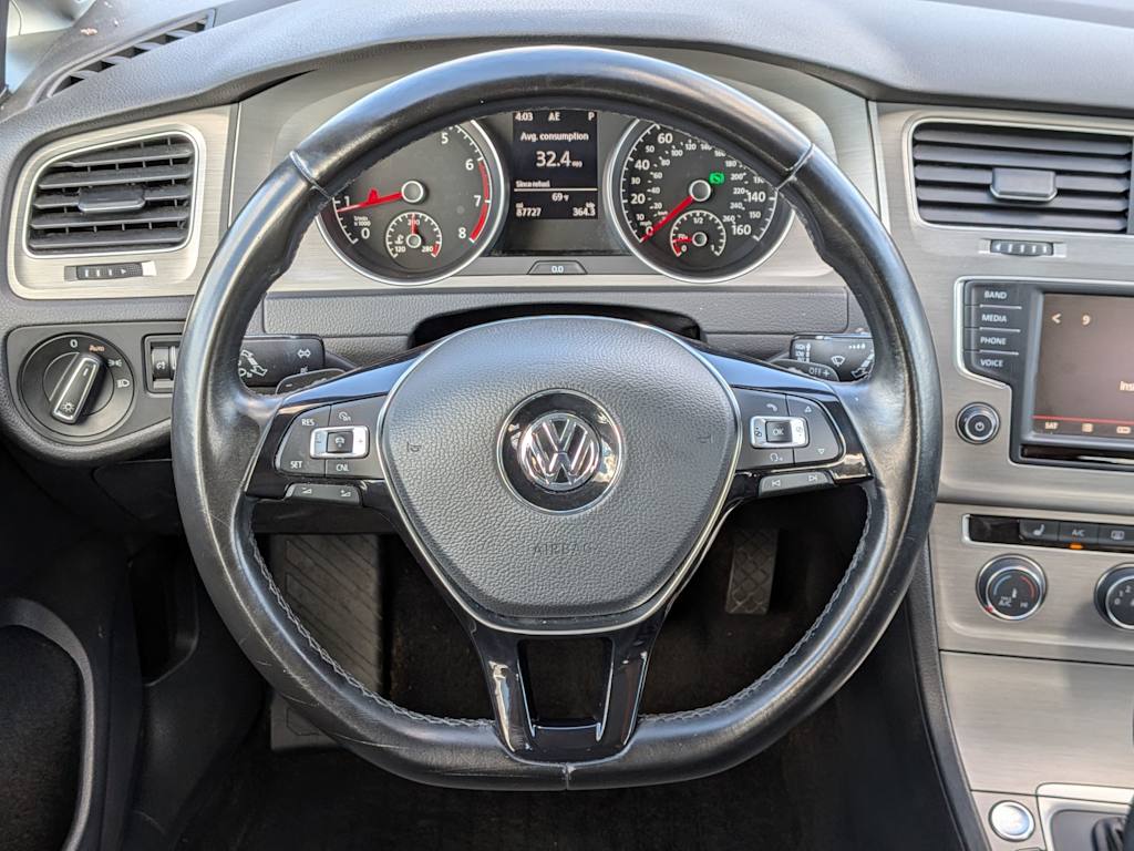 Thumbnail: 2016 Volkswagen Golf - 12