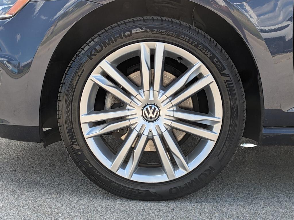 Thumbnail: 2016 Volkswagen Golf - 7