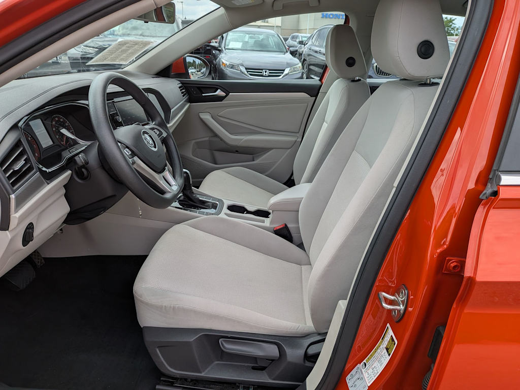 Thumbnail: 2019 Volkswagen Jetta - 10
