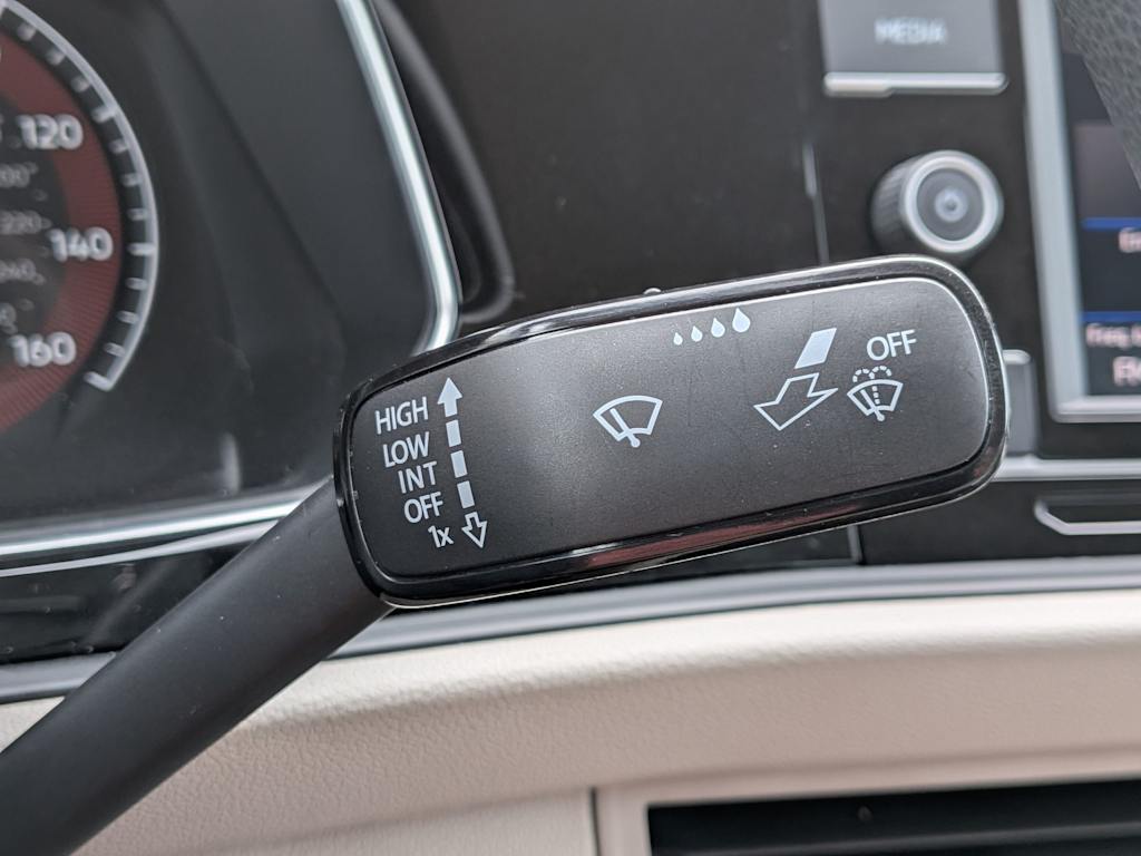 Thumbnail: 2019 Volkswagen Jetta - 16