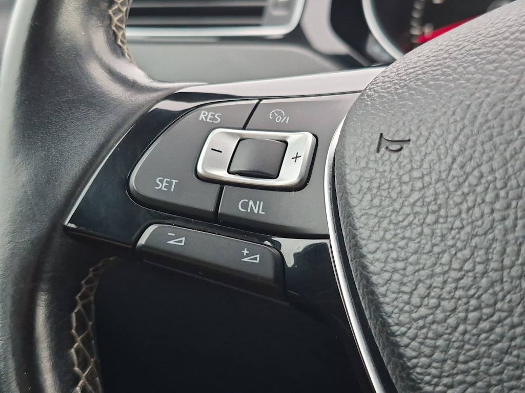 Thumbnail: 2015 Volkswagen Jetta - 28