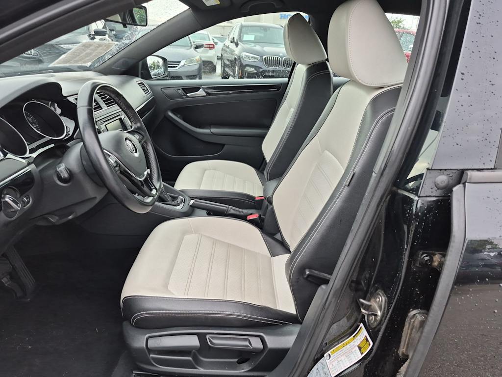 Thumbnail: 2015 Volkswagen Jetta - 10