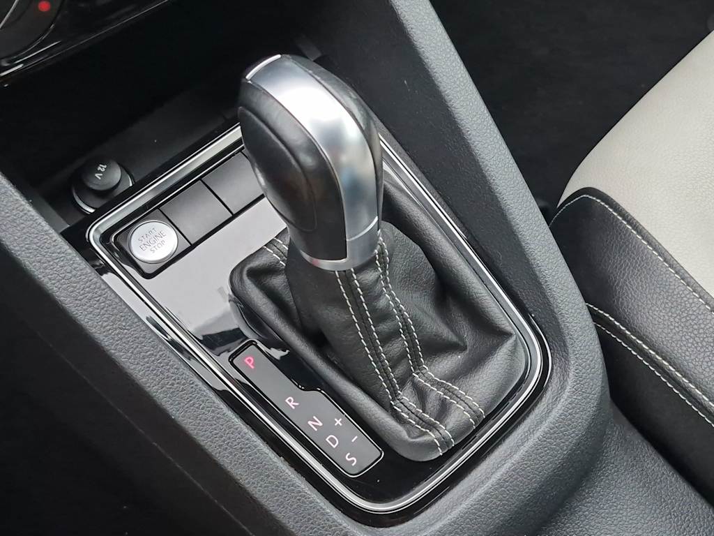 Thumbnail: 2015 Volkswagen Jetta - 15