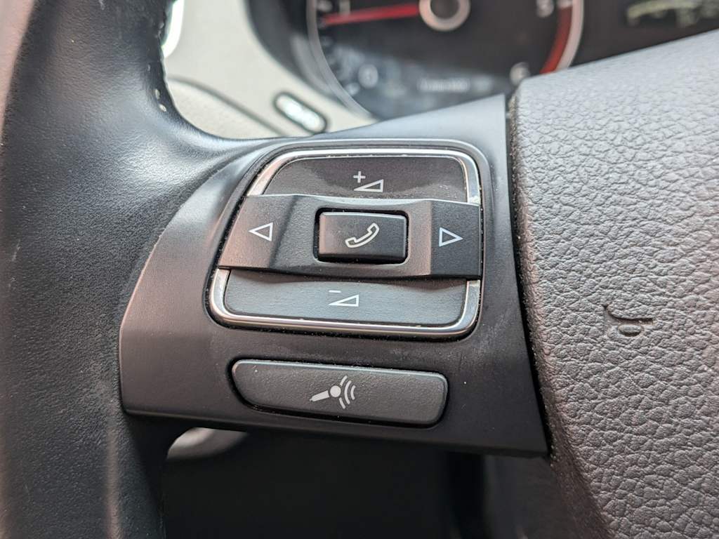 Thumbnail: 2014 Volkswagen Jetta - 30