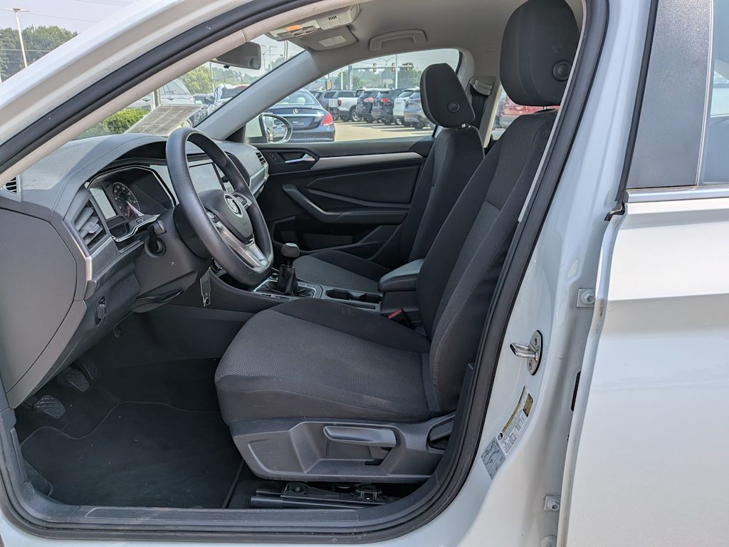 Thumbnail: 2019 Volkswagen Jetta - 10