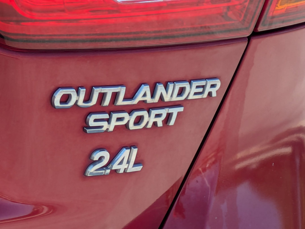 Thumbnail: 2015 Mitsubishi Outlander Sport - 24