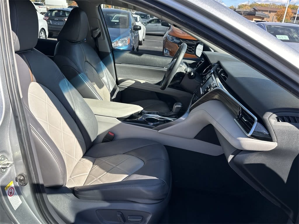 2018 Toyota Camry XLE 11