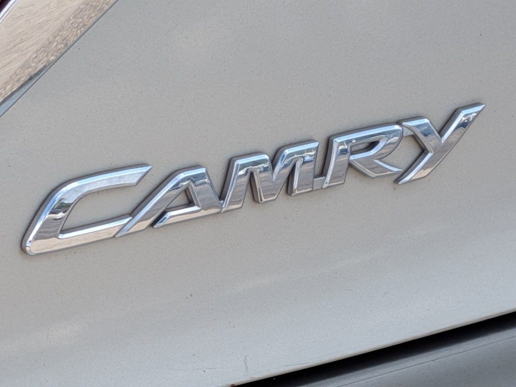 Thumbnail: 2015 Toyota Camry - 6