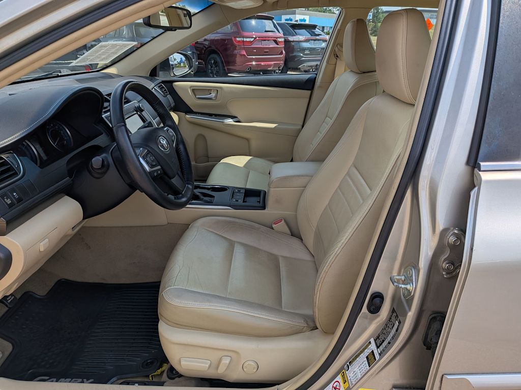 Thumbnail: 2015 Toyota Camry - 9