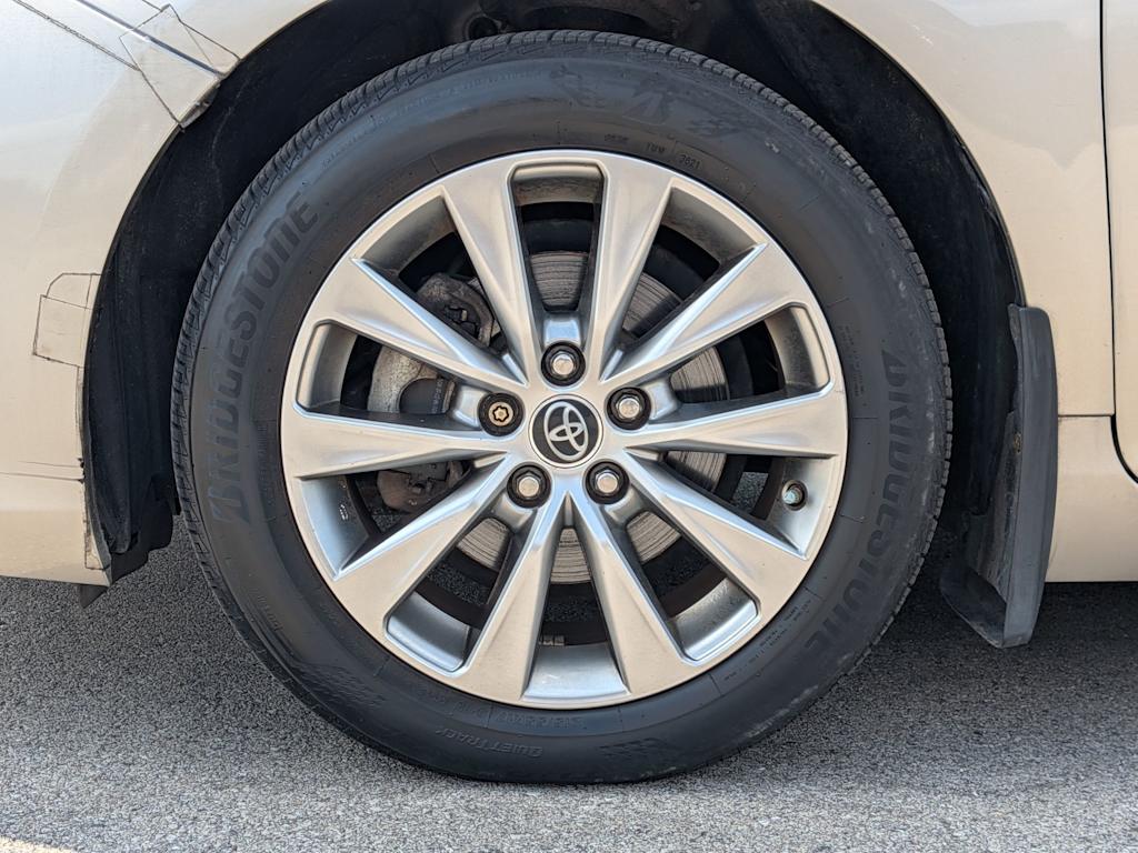Thumbnail: 2015 Toyota Camry - 7
