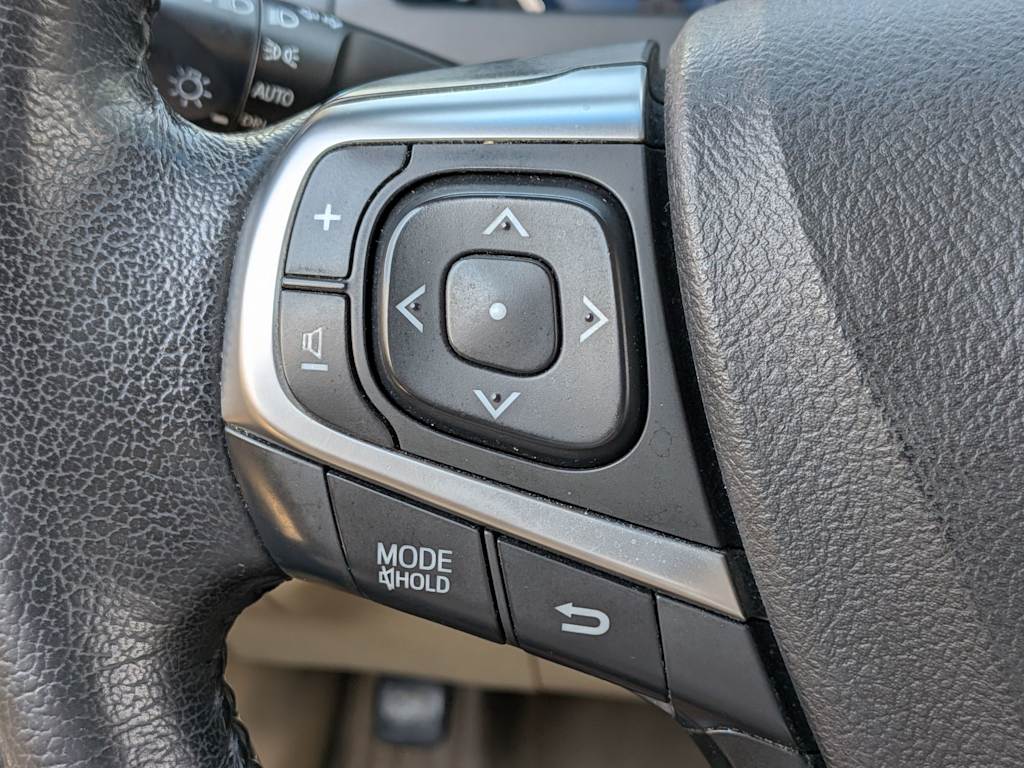 Thumbnail: 2015 Toyota Camry - 26