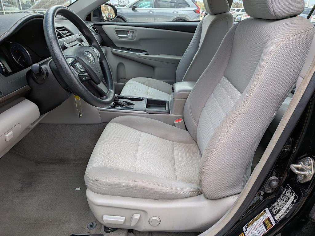 Thumbnail: 2017 Toyota Camry - 9