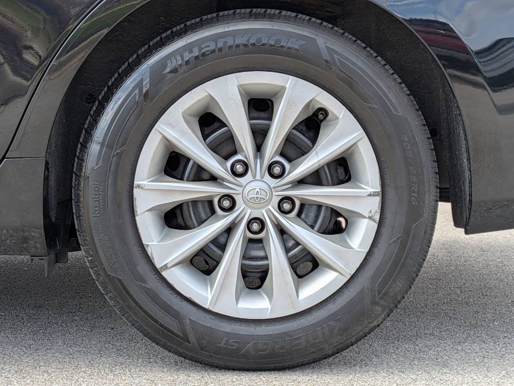 Thumbnail: 2017 Toyota Camry - 7