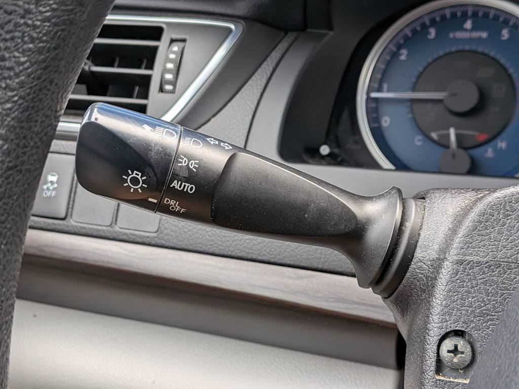 Thumbnail: 2017 Toyota Camry - 14