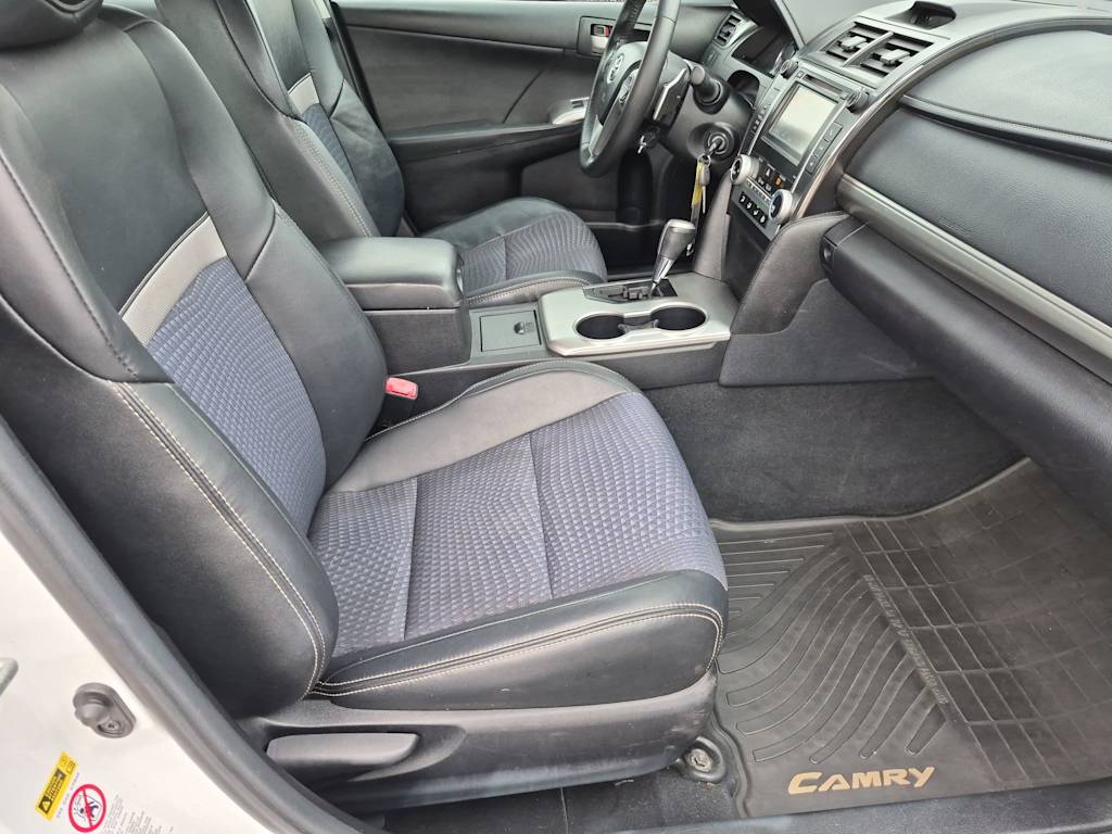 Thumbnail: 2012 Toyota Camry - 11