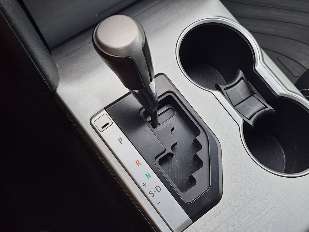 Thumbnail: 2012 Toyota Camry - 16