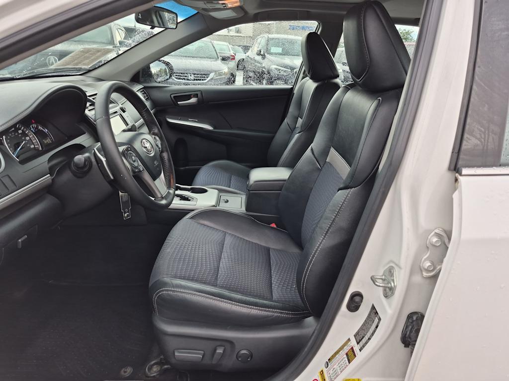 Thumbnail: 2012 Toyota Camry - 10