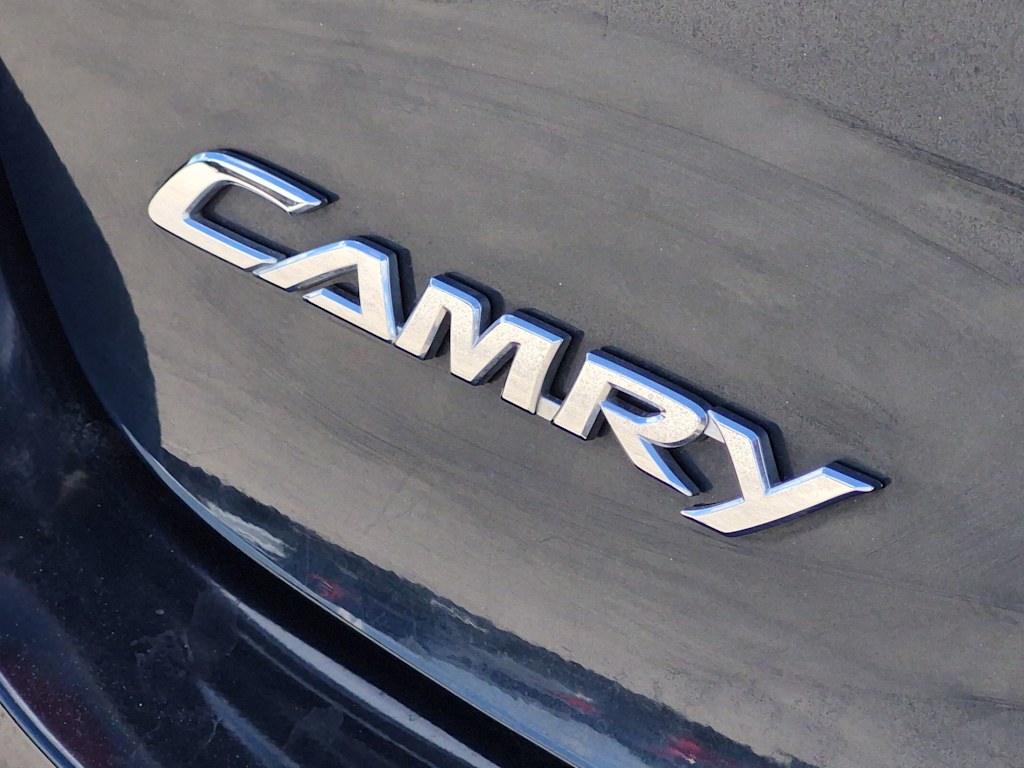 Thumbnail: 2017 Toyota Camry - 7