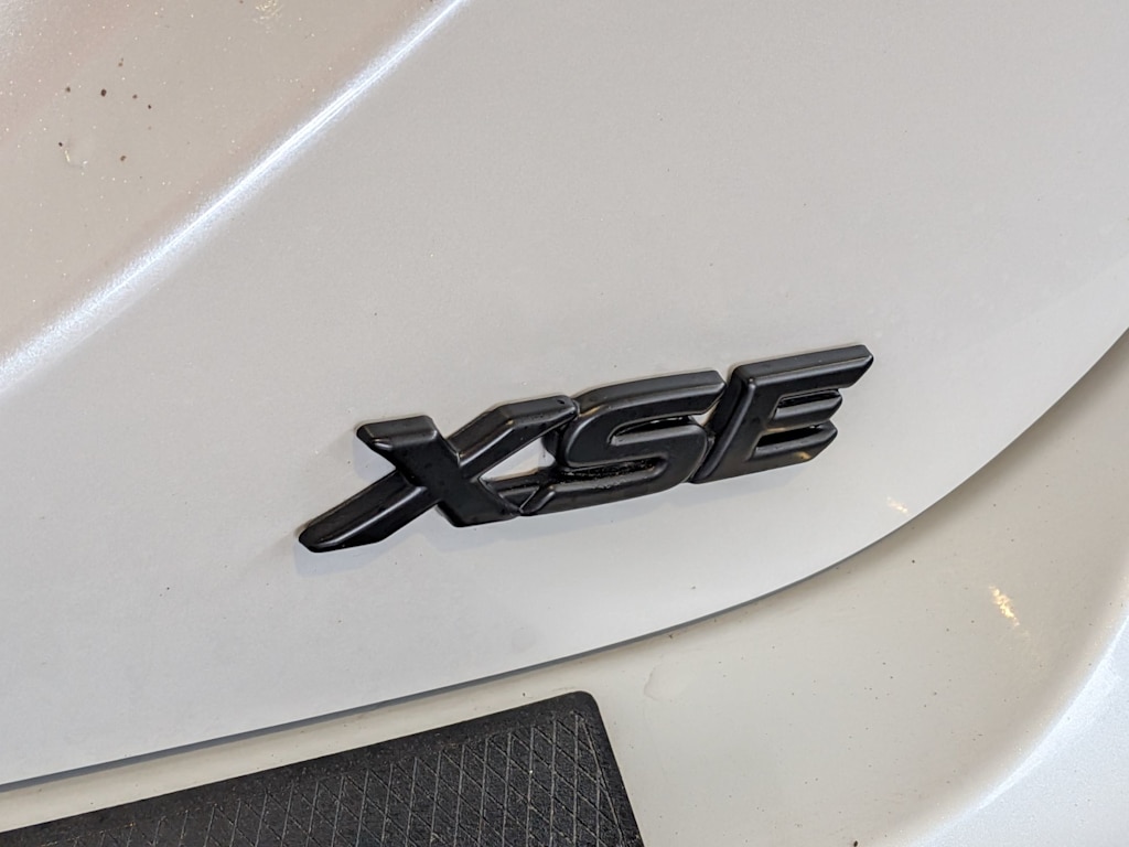 Thumbnail: 2019 Toyota Camry - 7