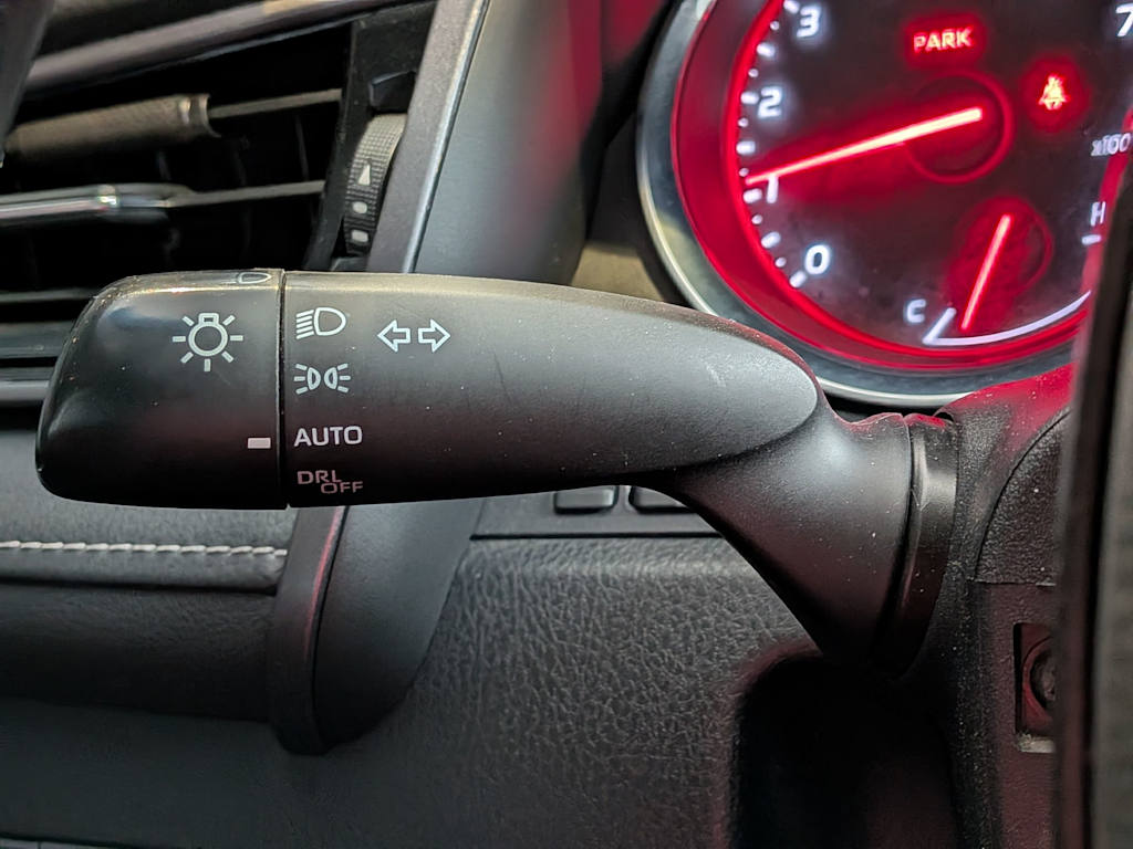 Thumbnail: 2019 Toyota Camry - 32