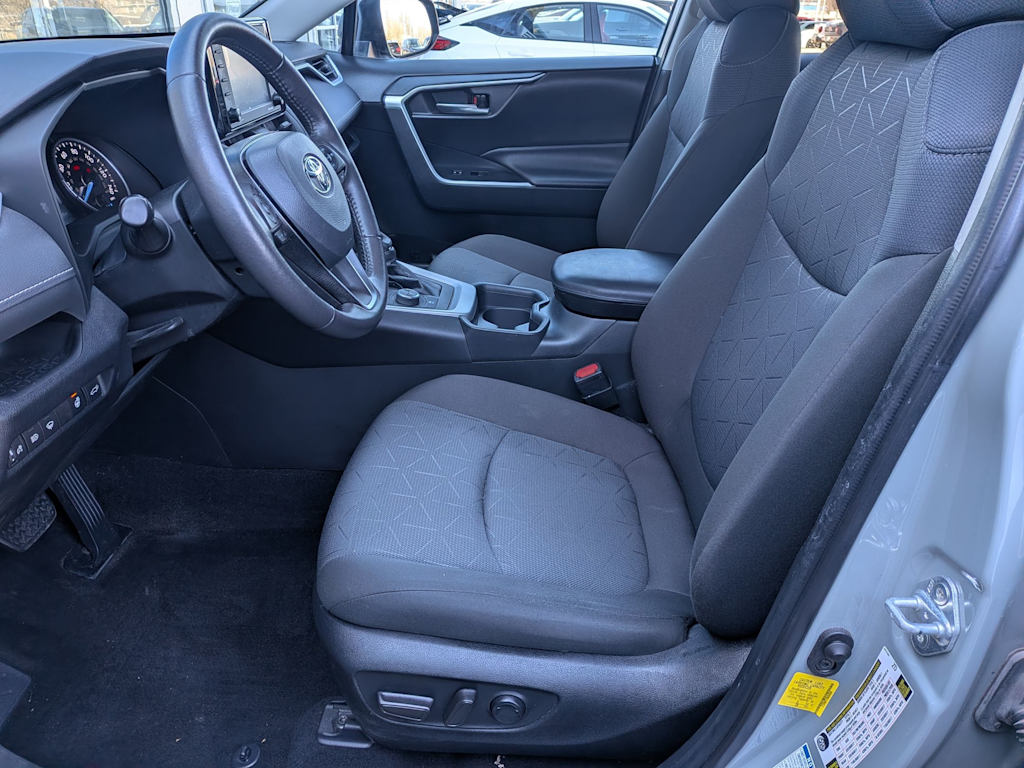 Thumbnail: 2021 Toyota RAV4 - 9