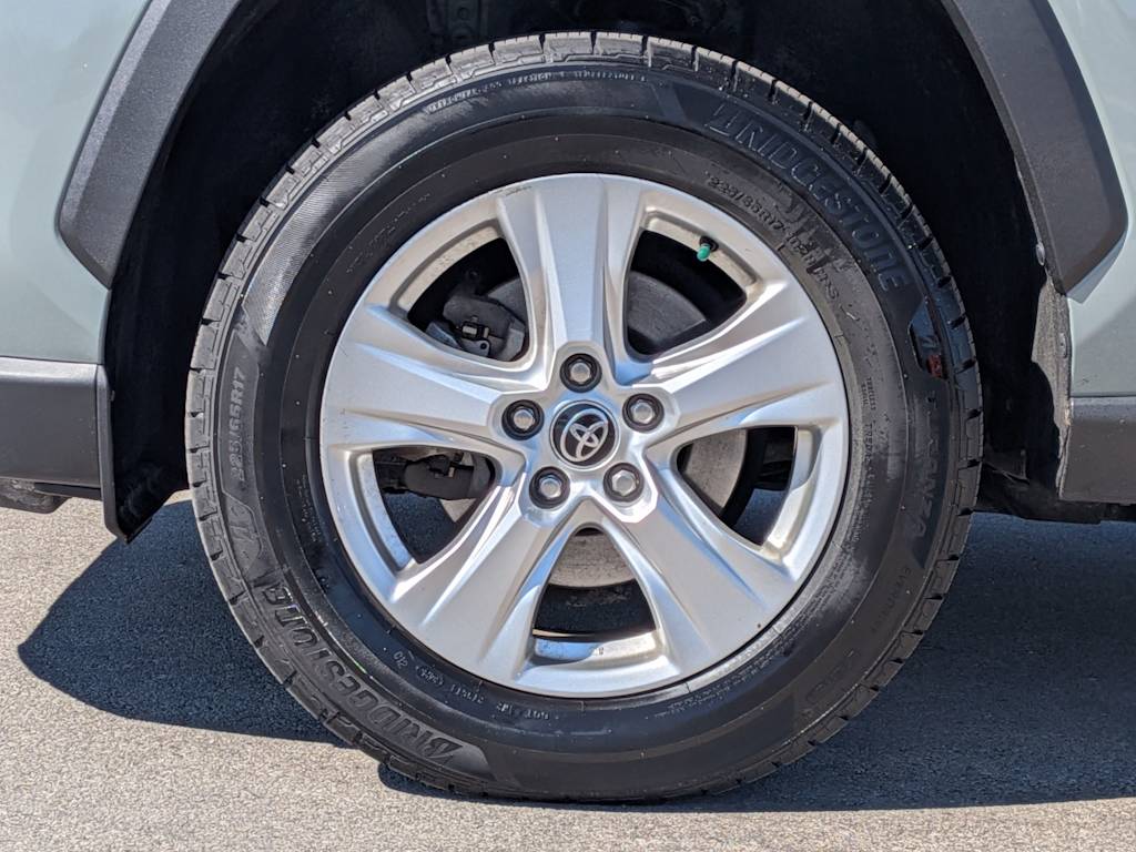 Thumbnail: 2021 Toyota RAV4 - 7