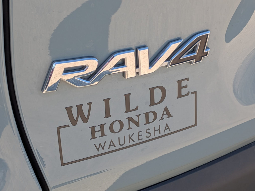 Thumbnail: 2021 Toyota RAV4 - 6