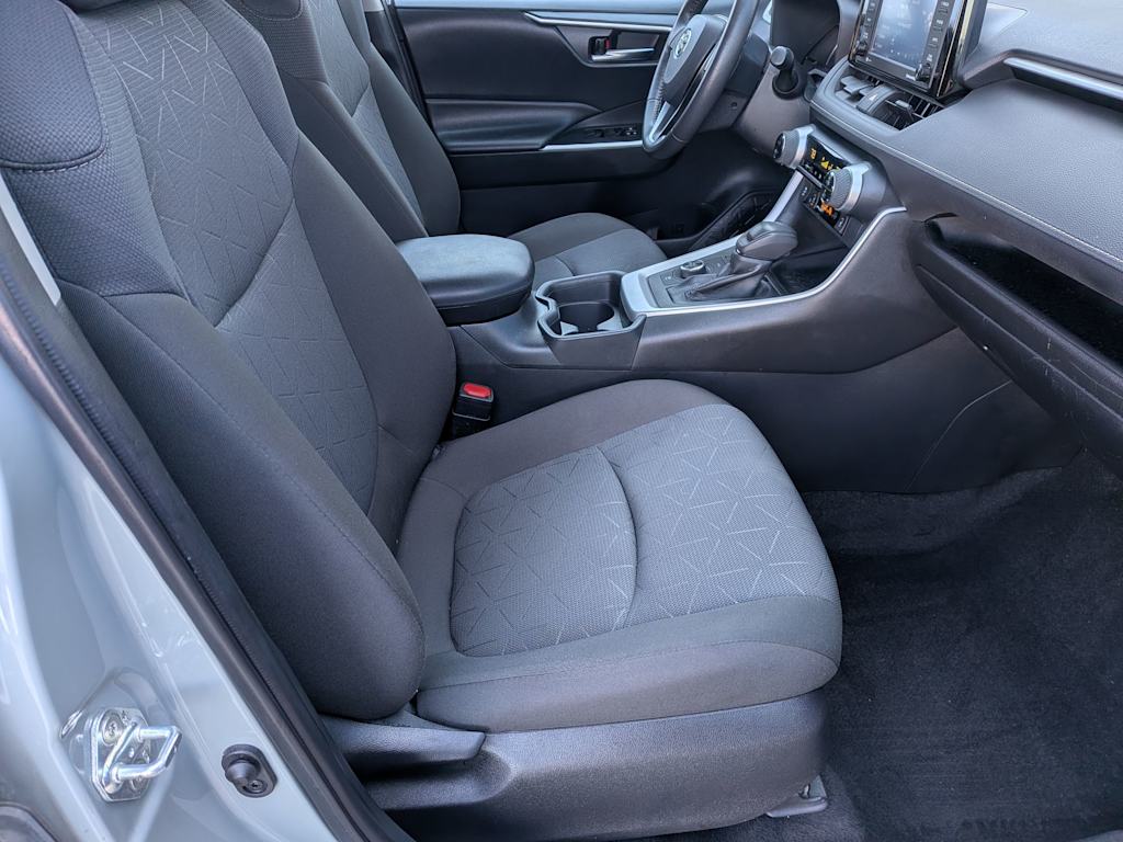 Thumbnail: 2021 Toyota RAV4 - 10