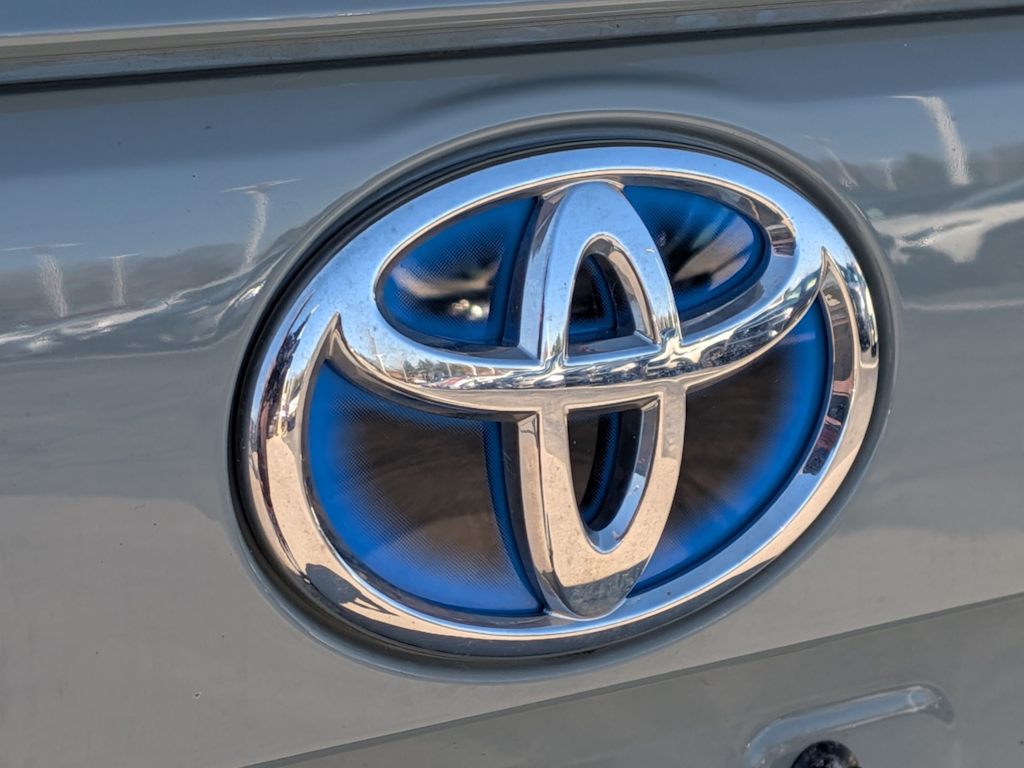 Thumbnail: 2021 Toyota RAV4 - 24