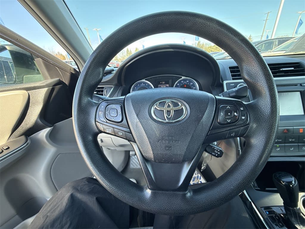 2016 Toyota Camry LE 10